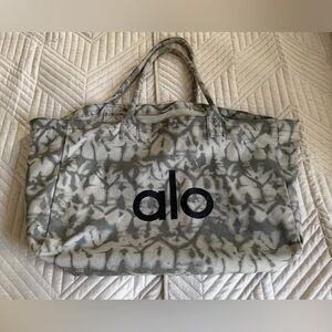 ALO Yoga Taupe Textured Fabric
